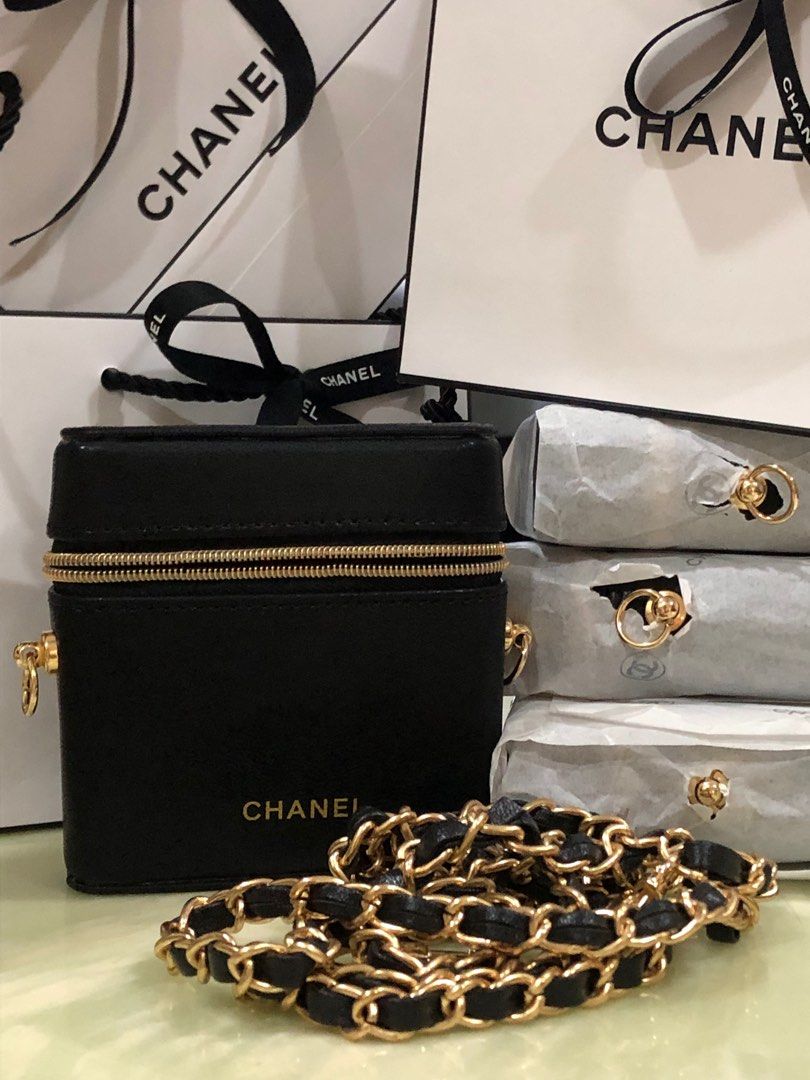 LAST 5 ✓2023 Chanel bag lipstick vanity case VIP gift AirPods case（Done  Modified), Luxury, Bags & Wallets on Carousell