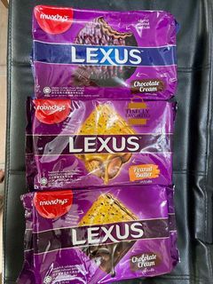 Lexus Chocolate/Peanut Butter Cream Biscuits