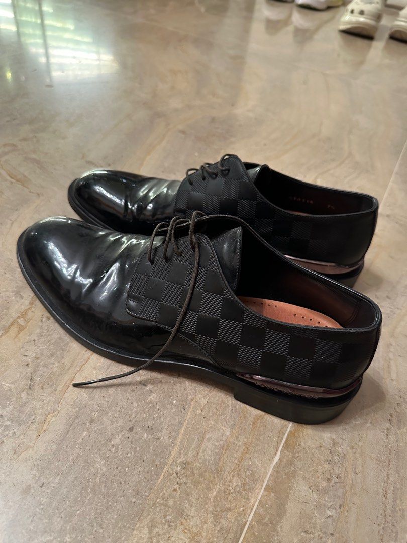 Louis Vuitton men shoes, Men's Fashion, Footwear, Dress Shoes on