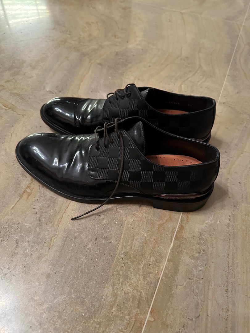 LV men formal shoes 👞 75 usd Sizes 38-44 - Yollzdee Fashions