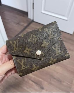 Louis Vuitton Monogram Canvas Etoile Sarah Wallet (SP2110) - SKU