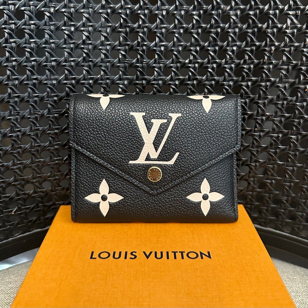 Louis Vuitton Victorine Canvas Wallet (pre-owned) in Gray