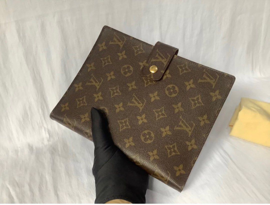 NEW LOUIS VUITTON MONOGRAM GM AGENDA / LARGE RING AGENDA COVER, Luxury,  Bags & Wallets on Carousell