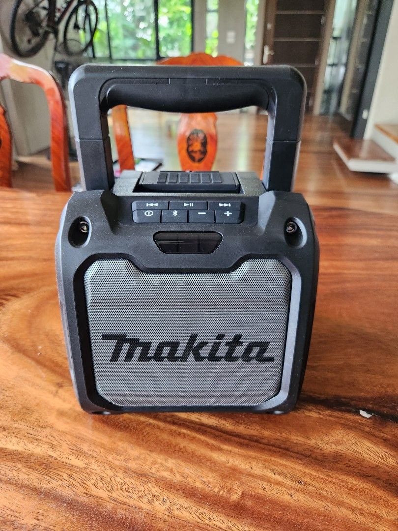 Makita Bluetooth Speaker (Category: Soundbars, Speakers & Amplifiers) located in Quezon City. Submitted by 1manwolfpack (Listing ID 1257505483, Image 3). Description: brand new unit only no battery and charger black.