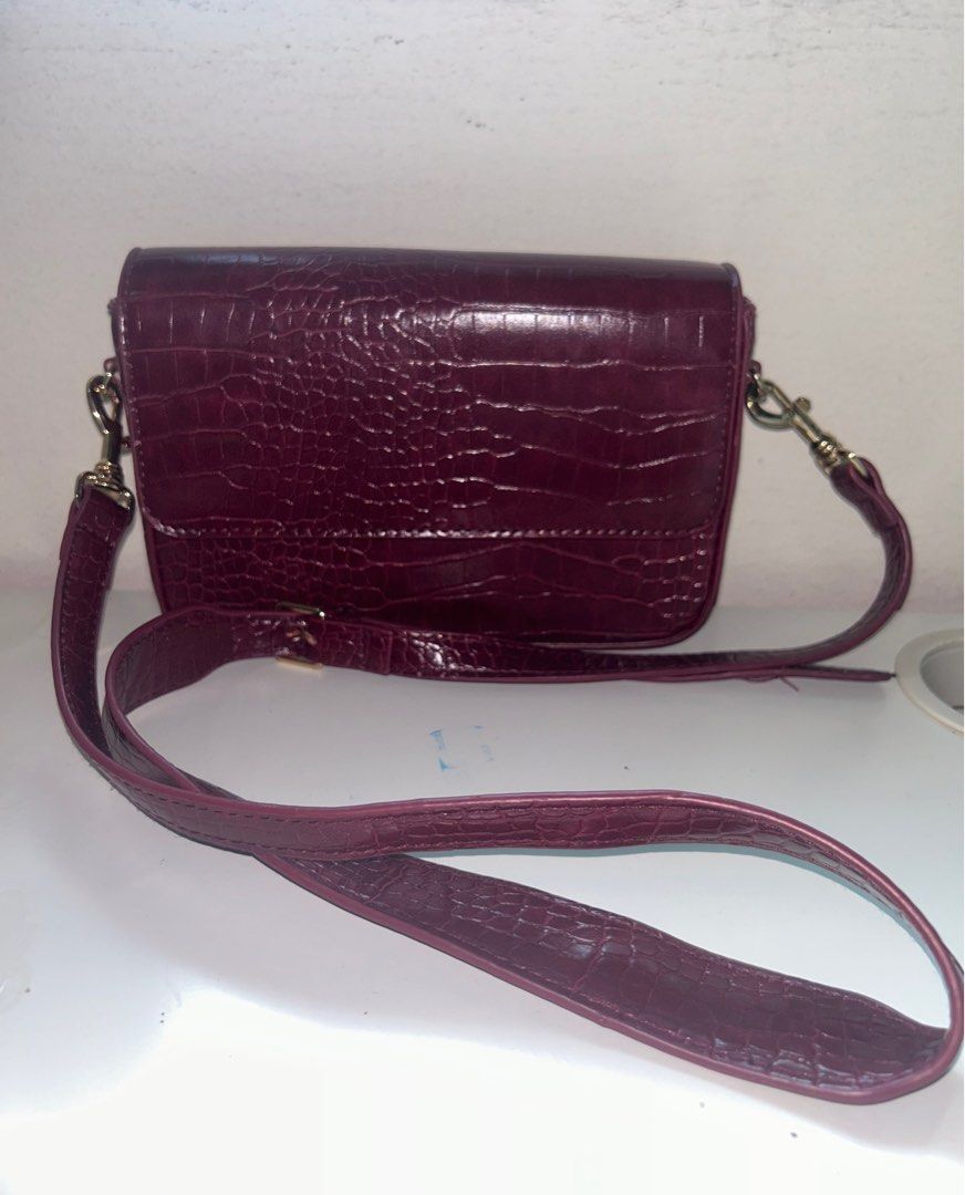 Maroon purse with adjustable detachable strap Women s Fashion