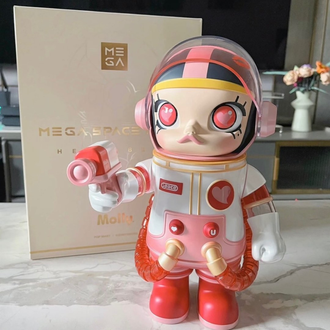 Mega Space Molly 400% Heartbeat, Hobbies & Toys, Toys