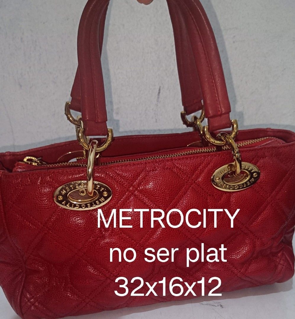 Metrocity Sling bag, Barang Mewah, Tas & Dompet di Carousell