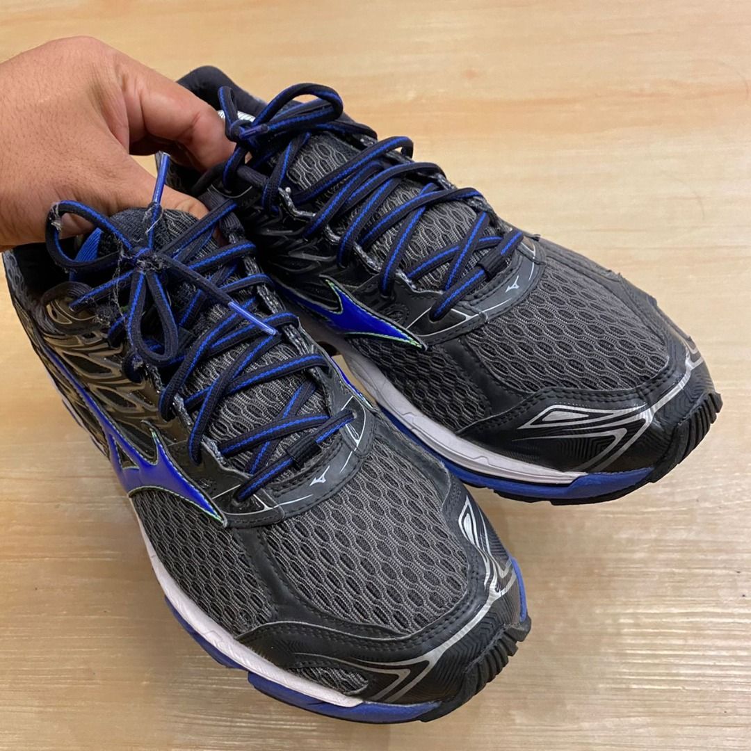 Mizuno wave paradox sale vs wave rider