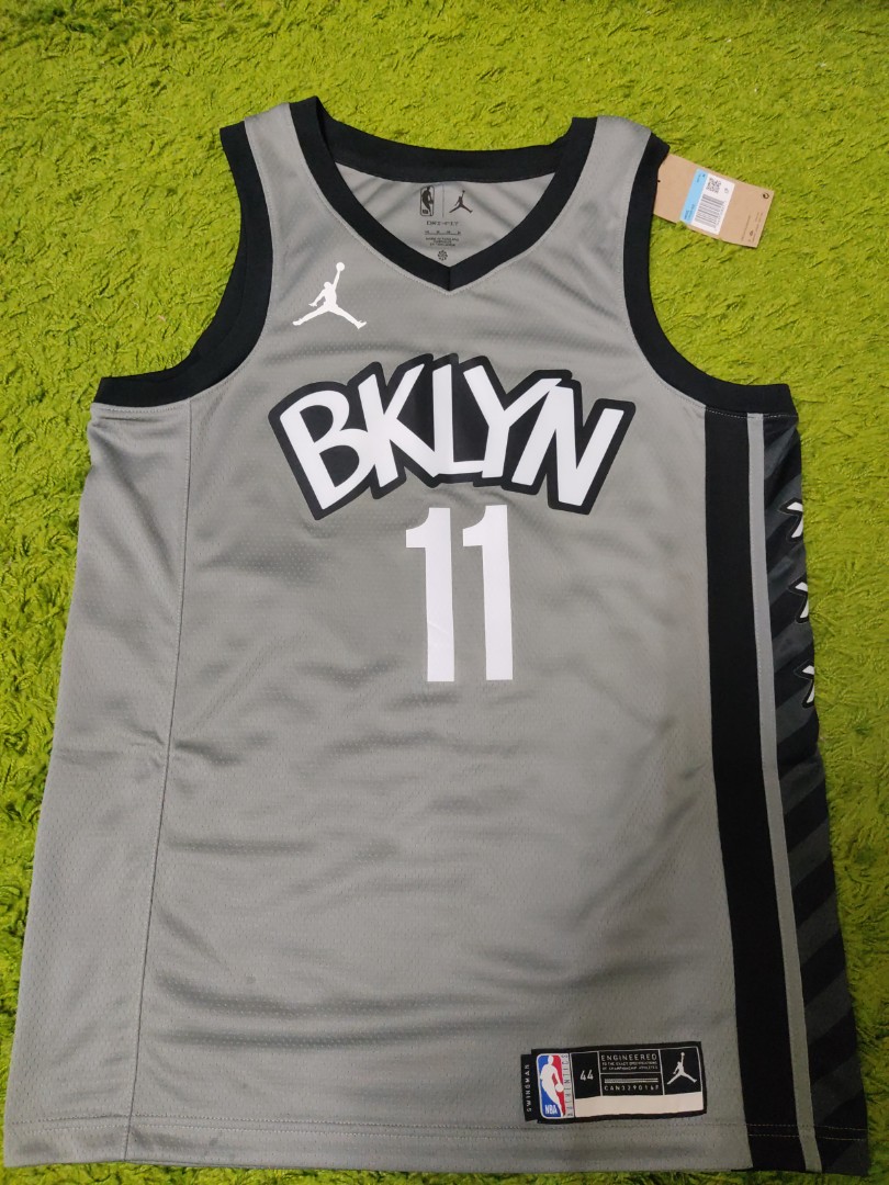 Kyrie Irving Brooklyn Nets #11 Black Swingman, Size 44, City