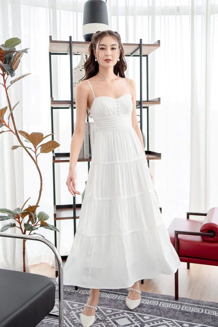 Neonmello VERSACE PEARLESCENT TIER MAXI DRESS IN WHITE Suitable for wedding photoshoot casual events beach parties etc