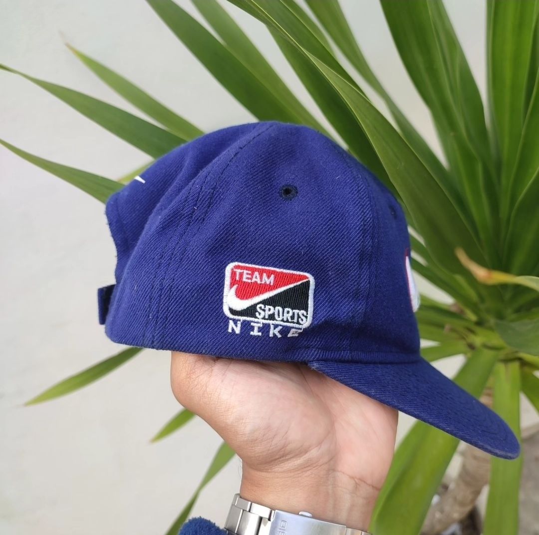 nike big swoosh cap
