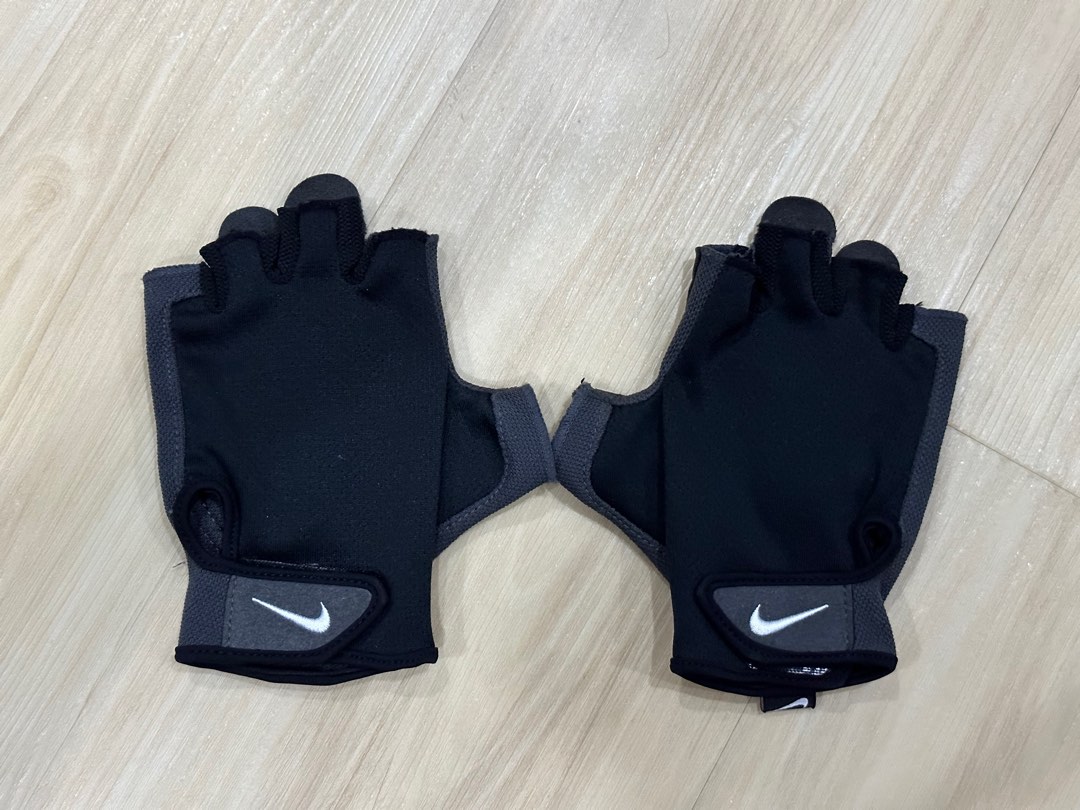 Nike men's sales essential fitness gloves