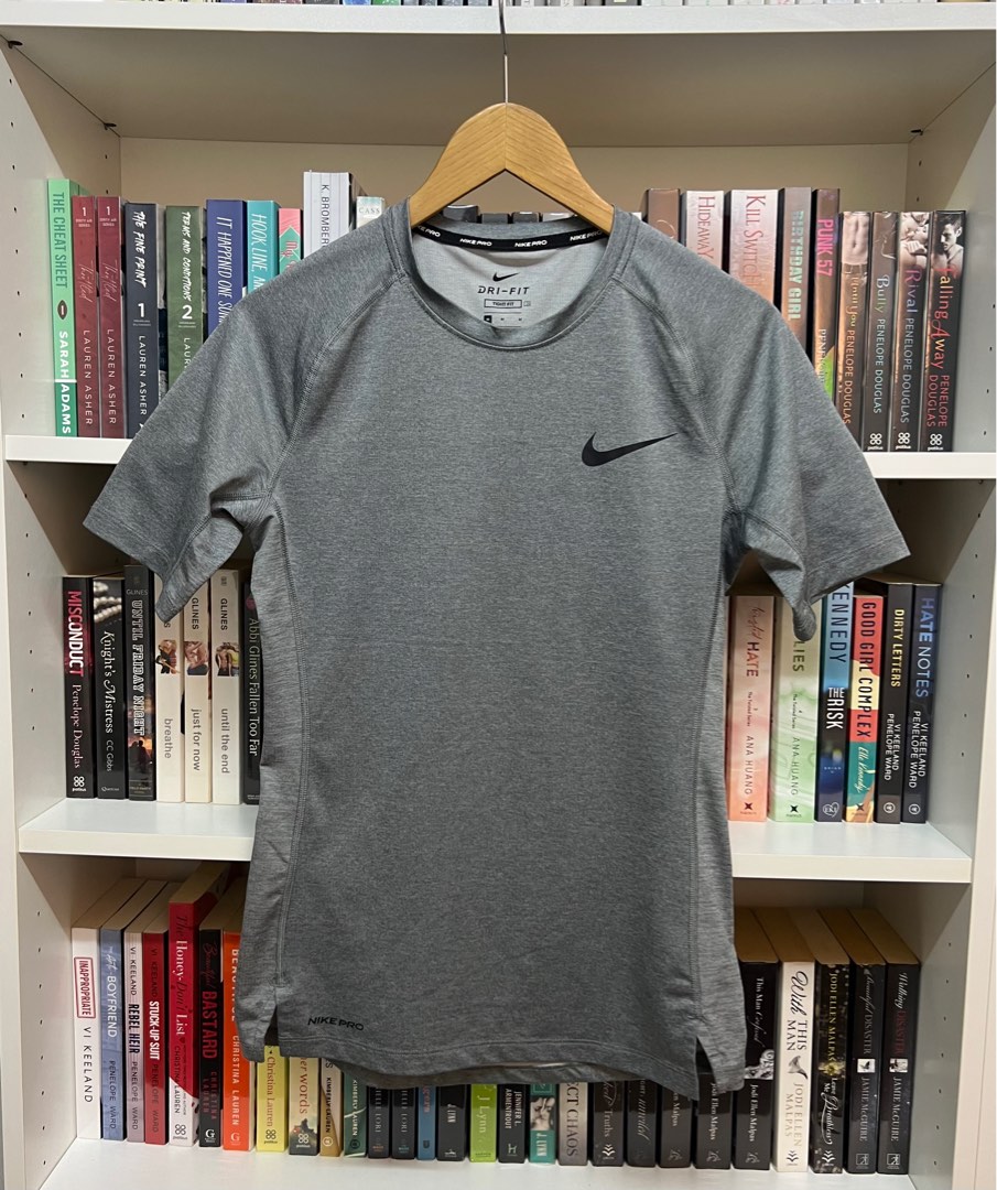 Tee shirt nike pro combat sales
