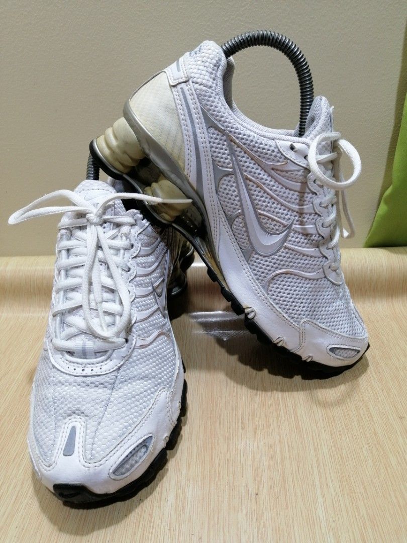 Womens size 7 nike shoes hot sale