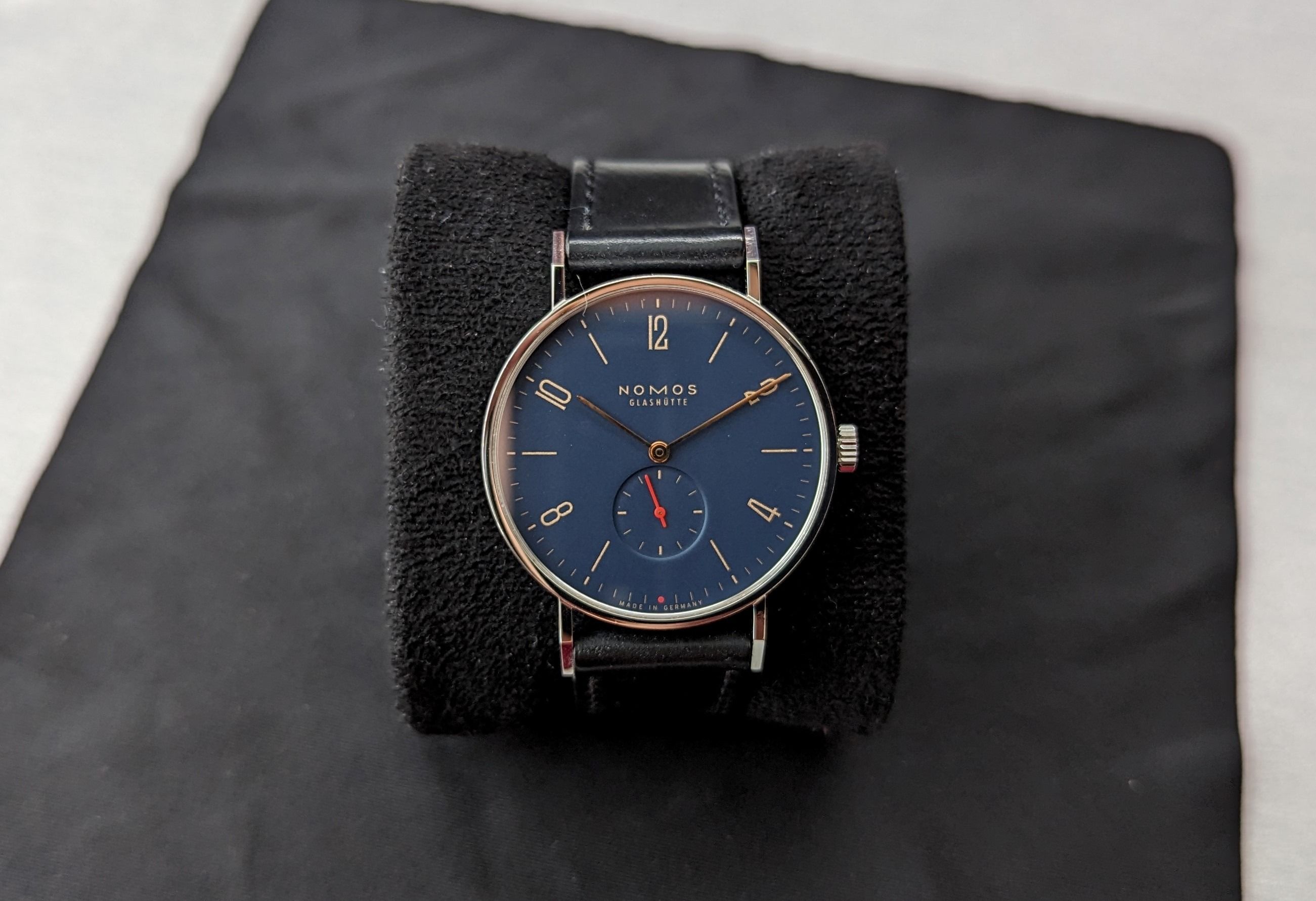 Nomos online salmon dial