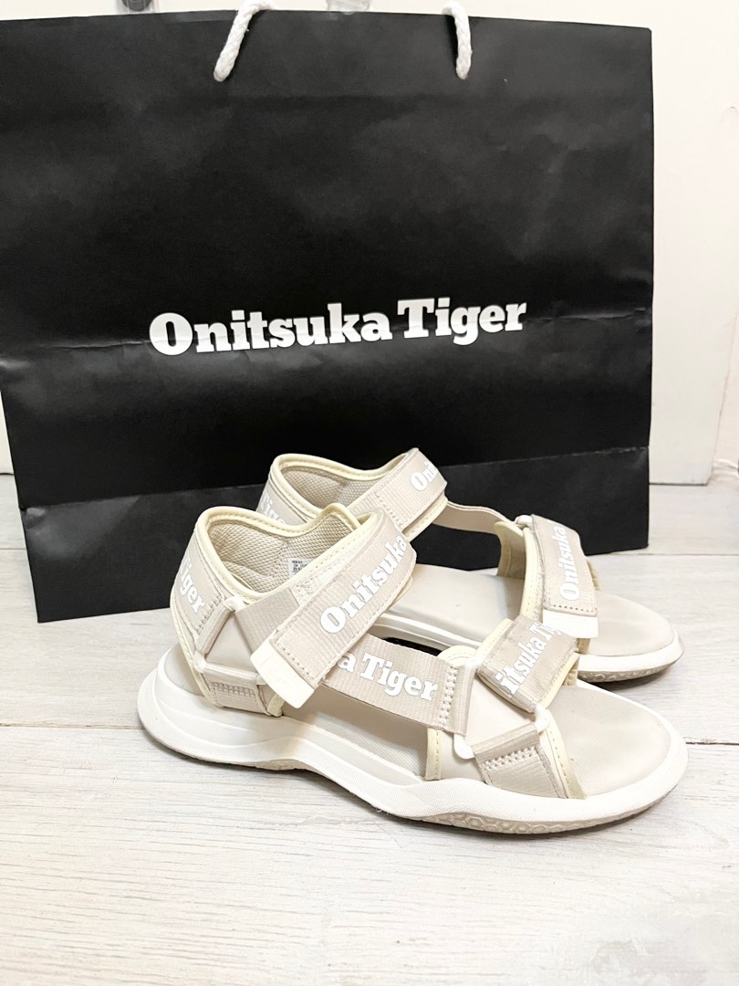 Onitsuka sandals store