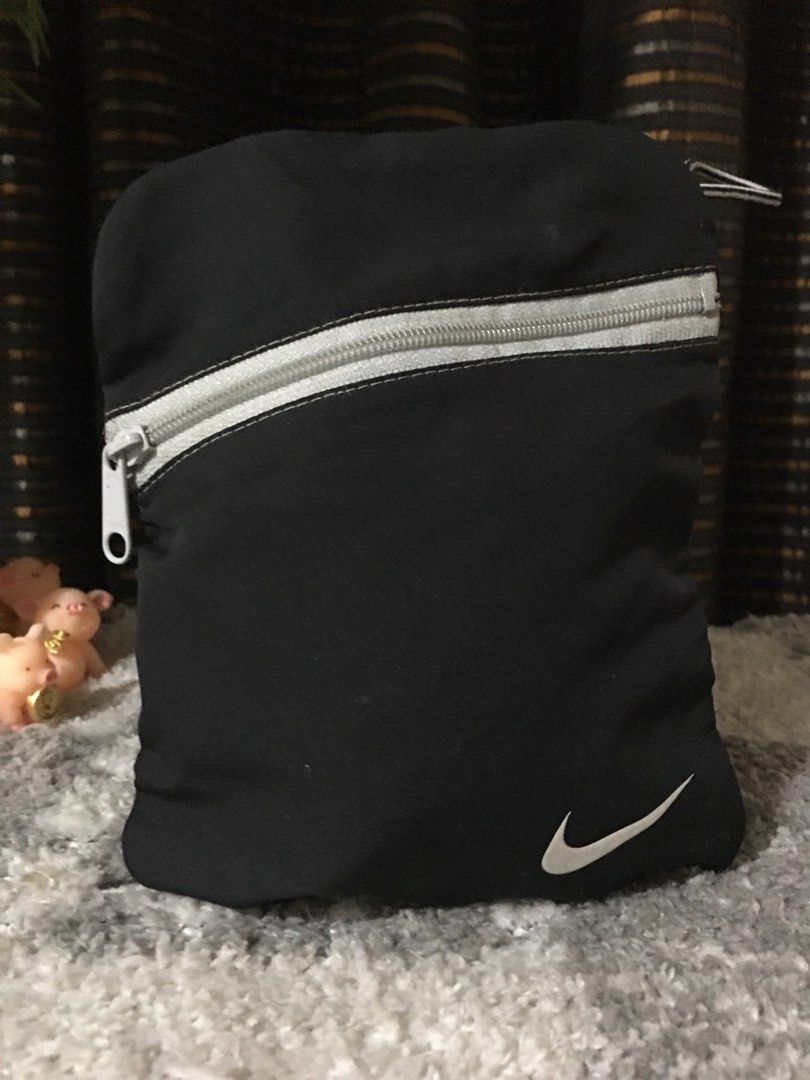 mens nike pouch