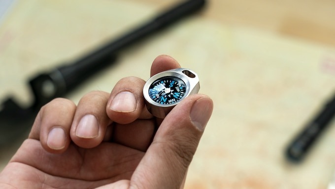 Path-22 Interchangeable Coin-Sized Compass + Extra Compass Core, 運動產品 ...