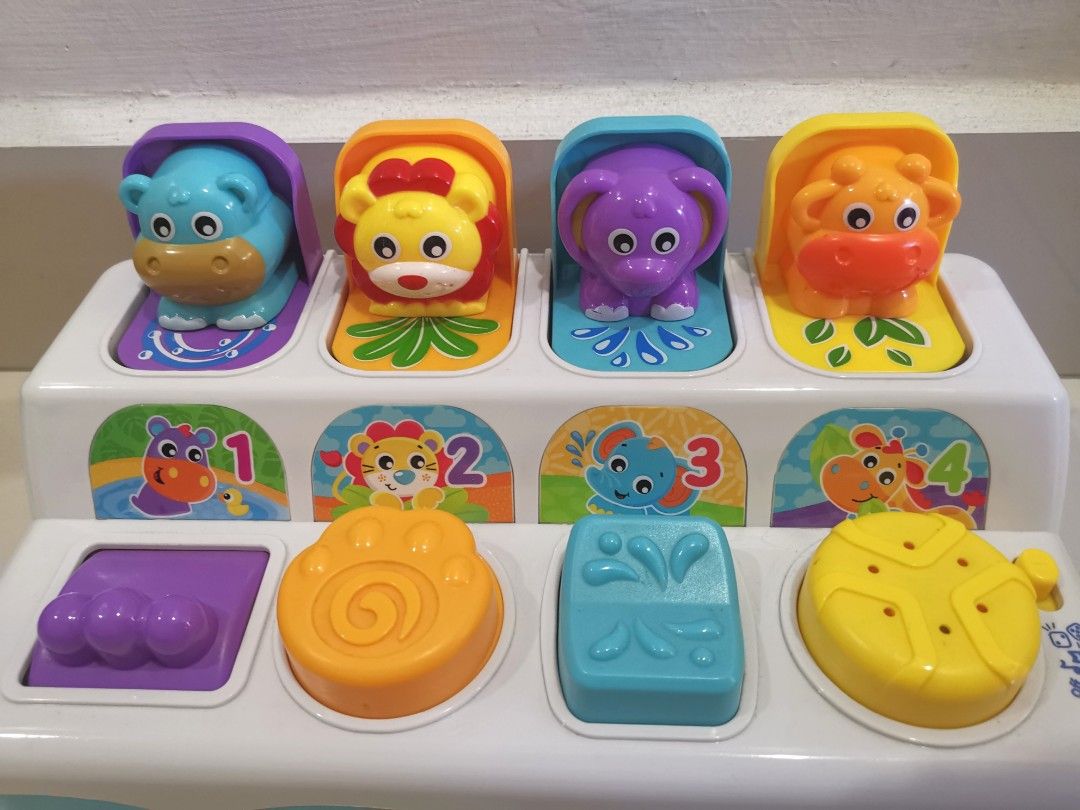Playgro music and lights shop pop up jungle pals