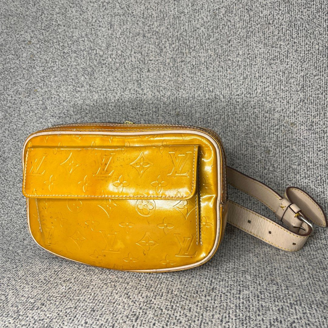 Celine belt bag, Barang Mewah, Tas & Dompet di Carousell