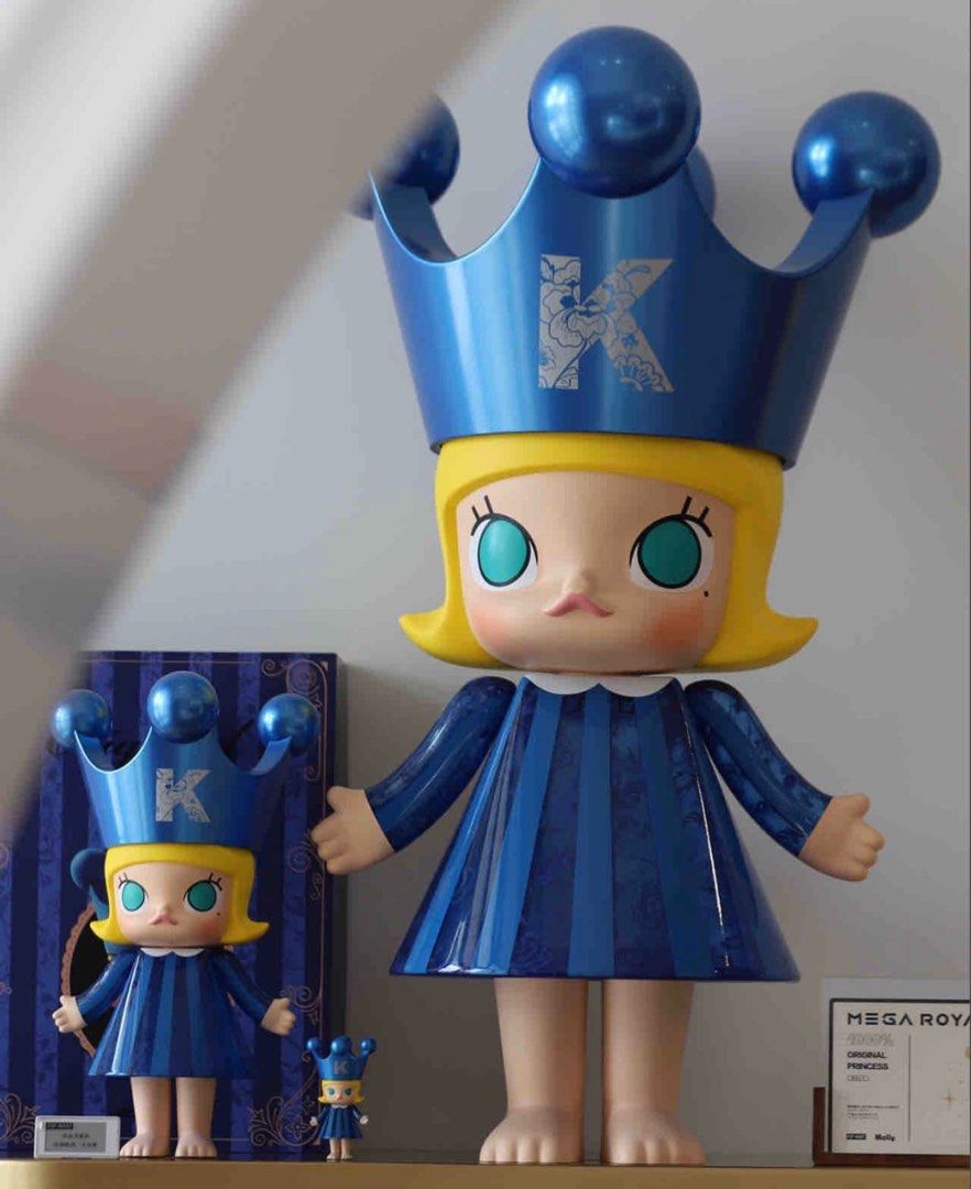 [Pre-Order] Pop Mart Mega Royal Molly 400%/1000% (China Exclusive