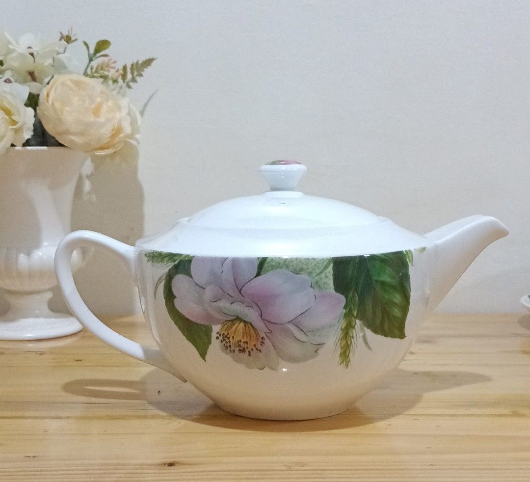 SALE!Royal Standard Coffee & Tea Set (Category: Coffee & Tea Tableware) located in Pagbilao. Submitted by candicearp (Listing ID 1257440082, Image 3). Description: Royal Stafford Coffee & Tea Set Coffee Pot 8.25" height 8" spout to handle Teapot 4.5" height. 8.5" spout to handle 6 pcs. Cups 2.5" height 3.25"rim 6 pcs. Saucers 5.5" in diameter Creamer Pourer 3" height 5.5" spout to handle Sugar Bowl 4" height.