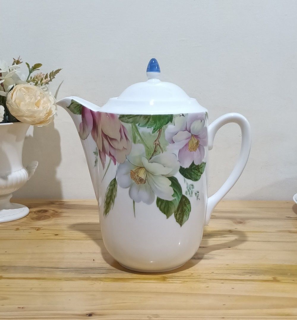 SALE!Royal Standard Coffee & Tea Set (Category: Coffee & Tea Tableware) located in Pagbilao. Submitted by candicearp (Listing ID 1257440082, Image 2). Description: Royal Stafford Coffee & Tea Set Coffee Pot 8.25" height 8" spout to handle Teapot 4.5" height. 8.5" spout to handle 6 pcs. Cups 2.5" height 3.25"rim 6 pcs. Saucers 5.5" in diameter Creamer Pourer 3" height 5.5" spout to handle Sugar Bowl 4" height.