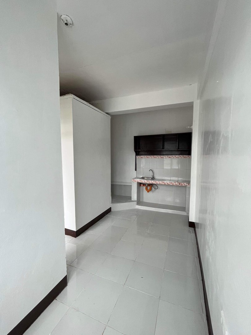RUSH!! APARTMENT FOR RENT, 3RD FLR WITH OWN BALCONY (WITH GREAT VIEW