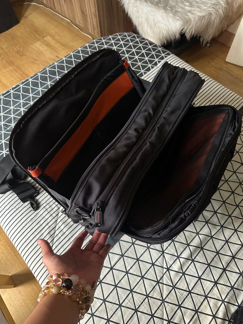 Samsonite Pro Travel Bag (Category: Briefcases) located in Taguig. Submitted by jujupops (Listing ID 1257412799, Image 2). Description: Unused Samsonite Pro Double Travel Bag Authentic 20” wide, expandable. Good as new. Mall SRP: 28,500 RFS: Not being used..