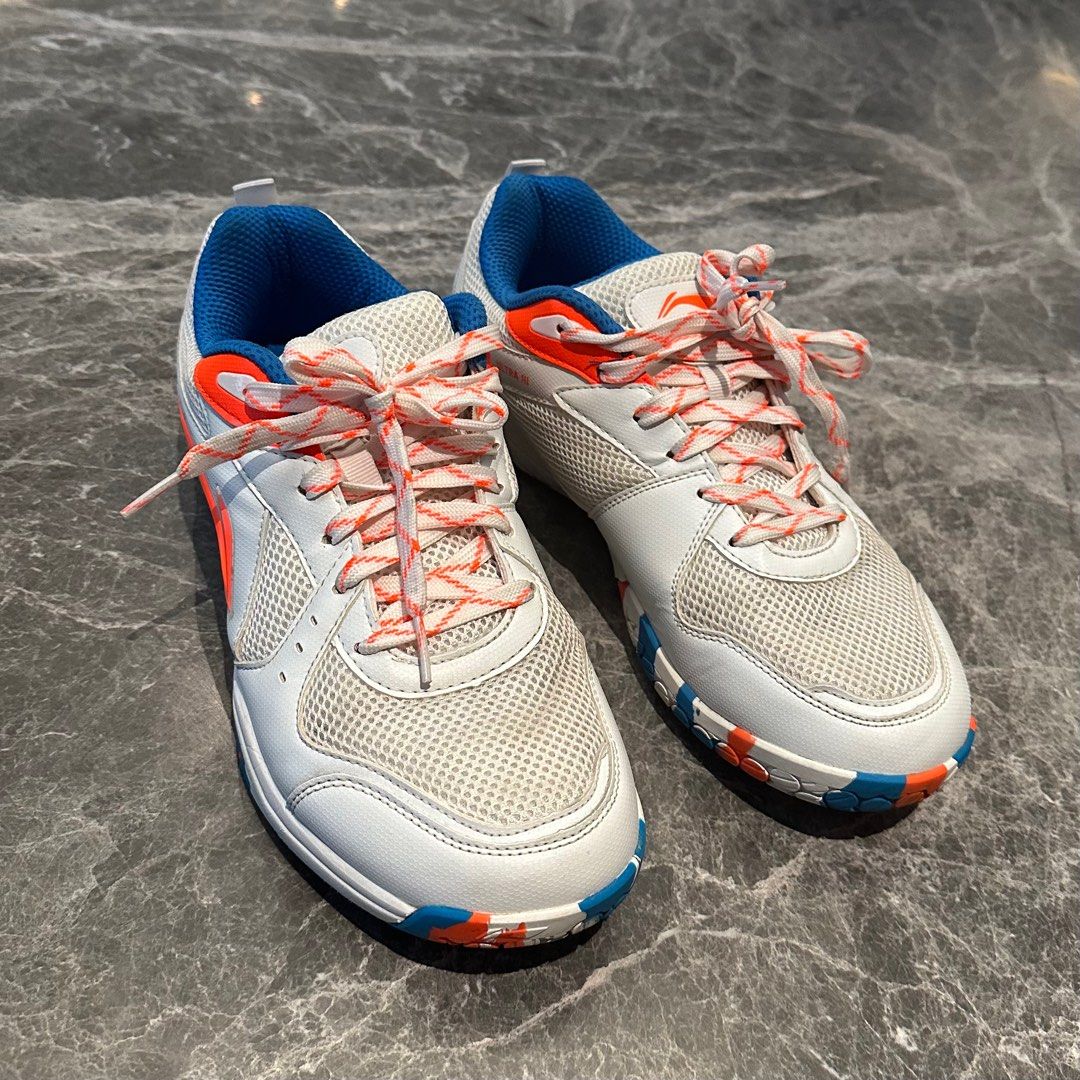 Sepatu Badminton Lining Ultra III
