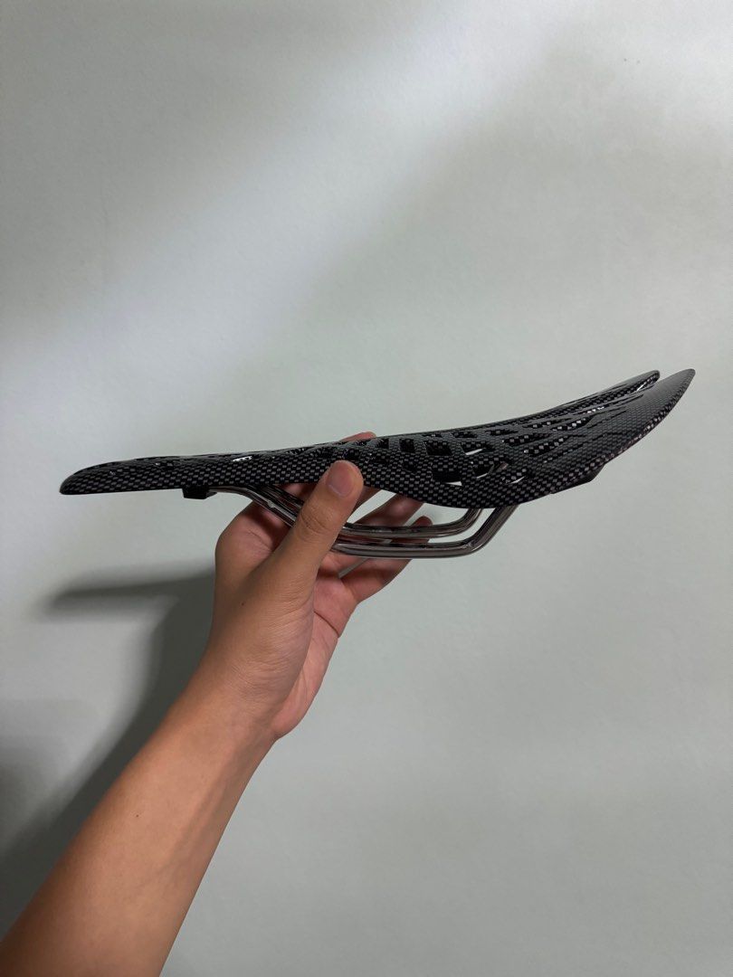 Carbonfit clearance saddle suspension