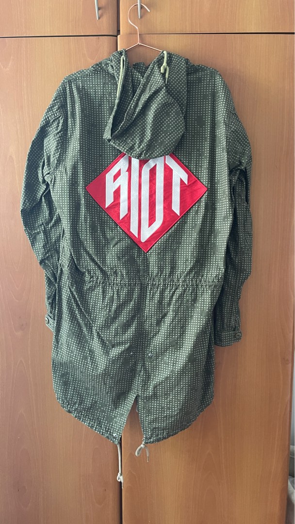 Supreme clearance riot parka