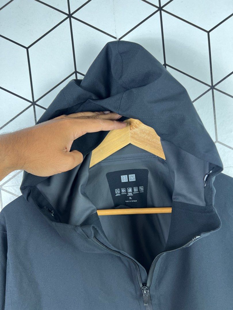Uniqlo jacket waterproof, Men's Fashion, Coats, Jackets and Outerwear on Carousell