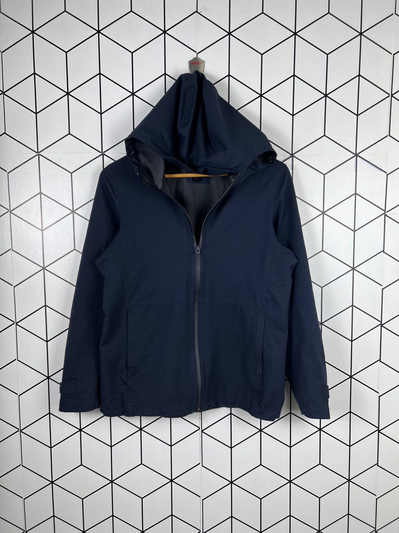 Uniqlo jacket waterproof, Men's Fashion, Coats, Jackets and Outerwear on Carousell