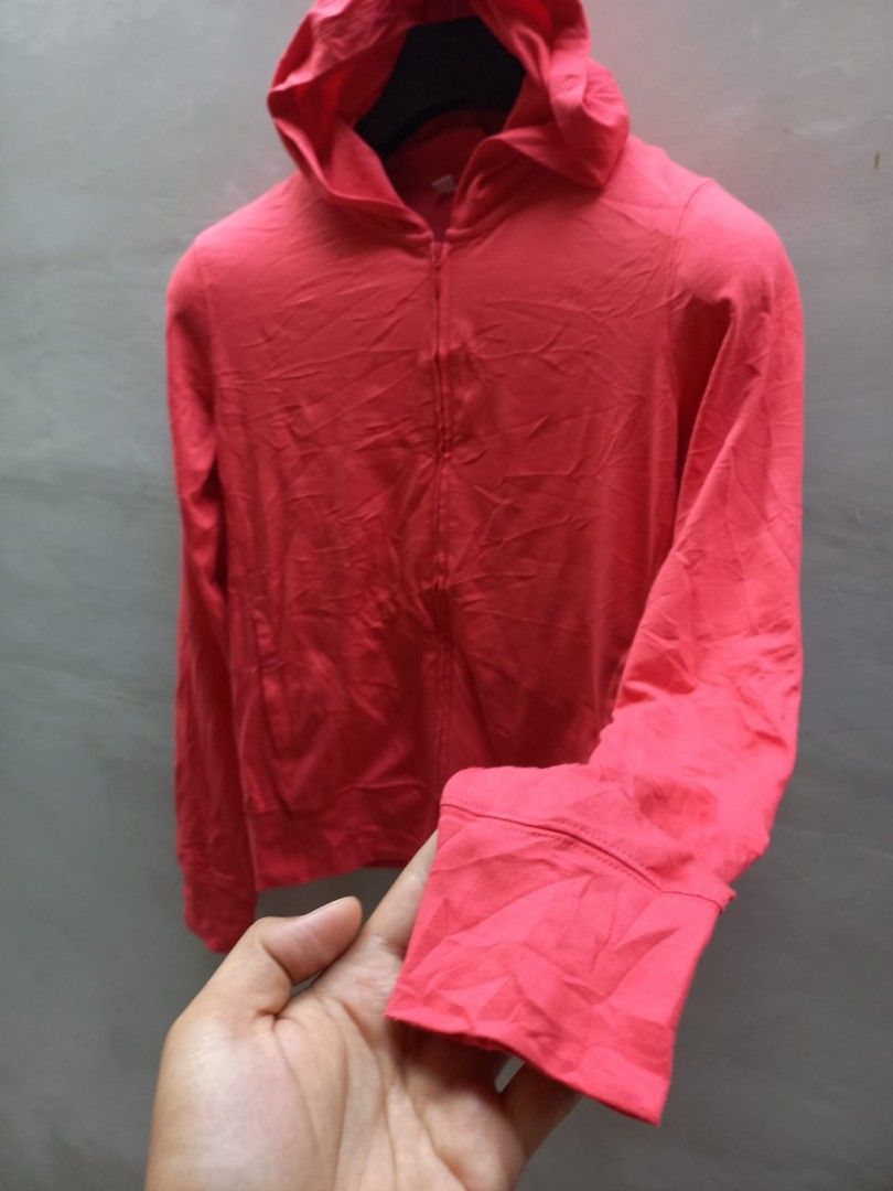 Uniqlo Zip Hoodie bahan katun lembut