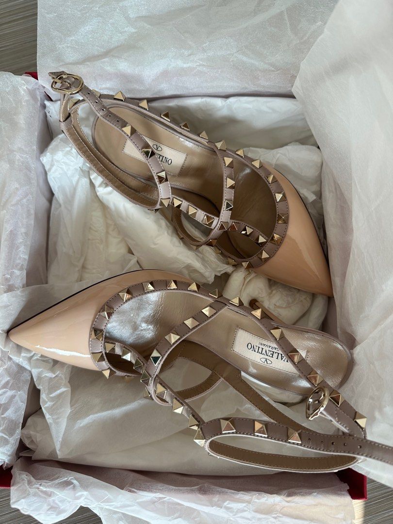 Valentino rockstud caged 2025