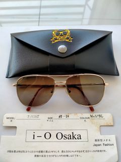 Vintage Sunglasses  Aviator 80s
Brand: GUSTAVO
Size: 54-14
Made in italy
Rare/Limited edition
Vintage Authentic
New old stock(kondisi baru hanya stock lama)