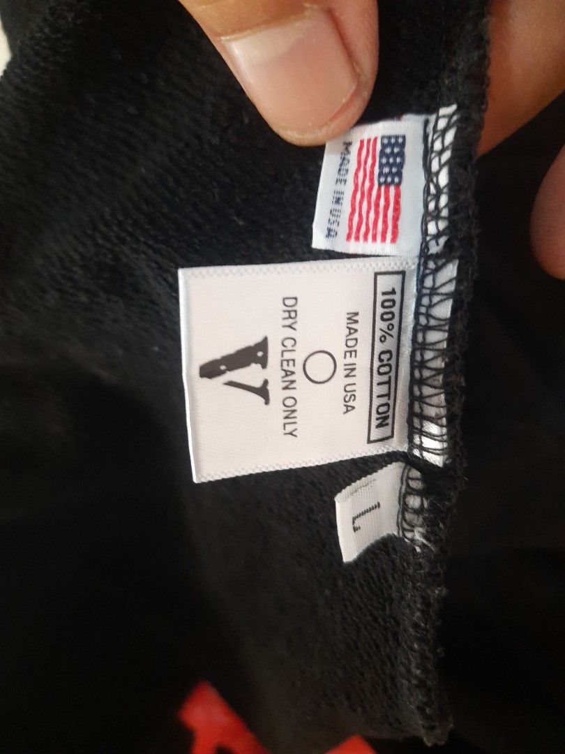 vlone shocker skull hoodie Fesyen Pria Pakaian Atasan di Carousell
