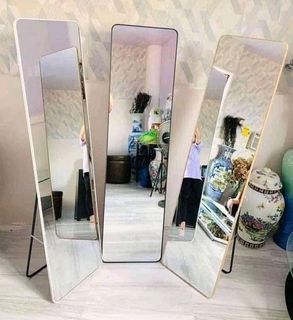 WHOLE BODY MIRROR WITH STAND