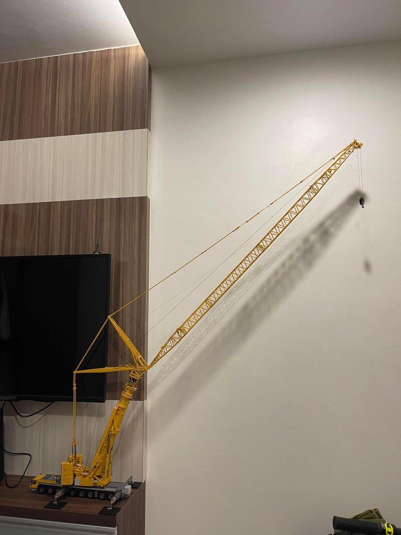 1/50 Liebherr LTM1500-8.1, Hobbies & Toys, Toys & Games on Carousell