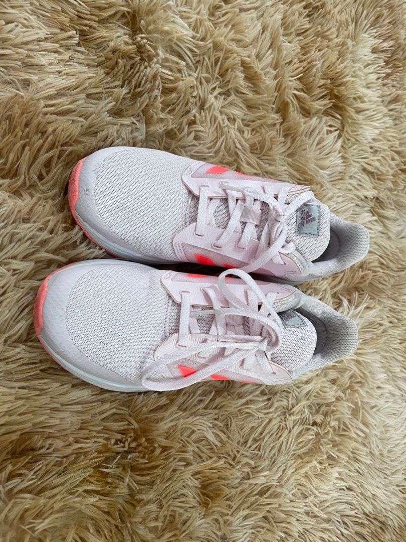 Adidas cloud foam women size 6