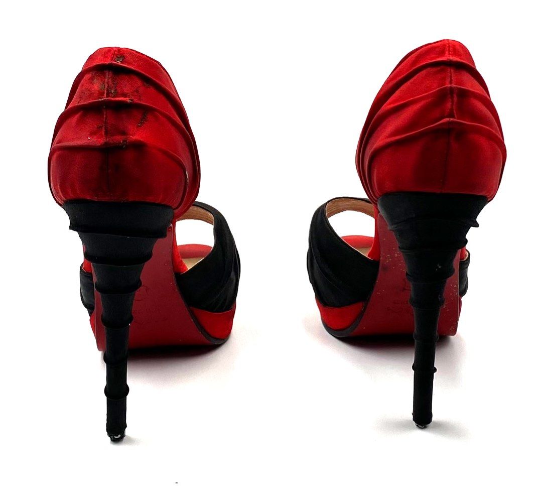 Apple clearance red heels