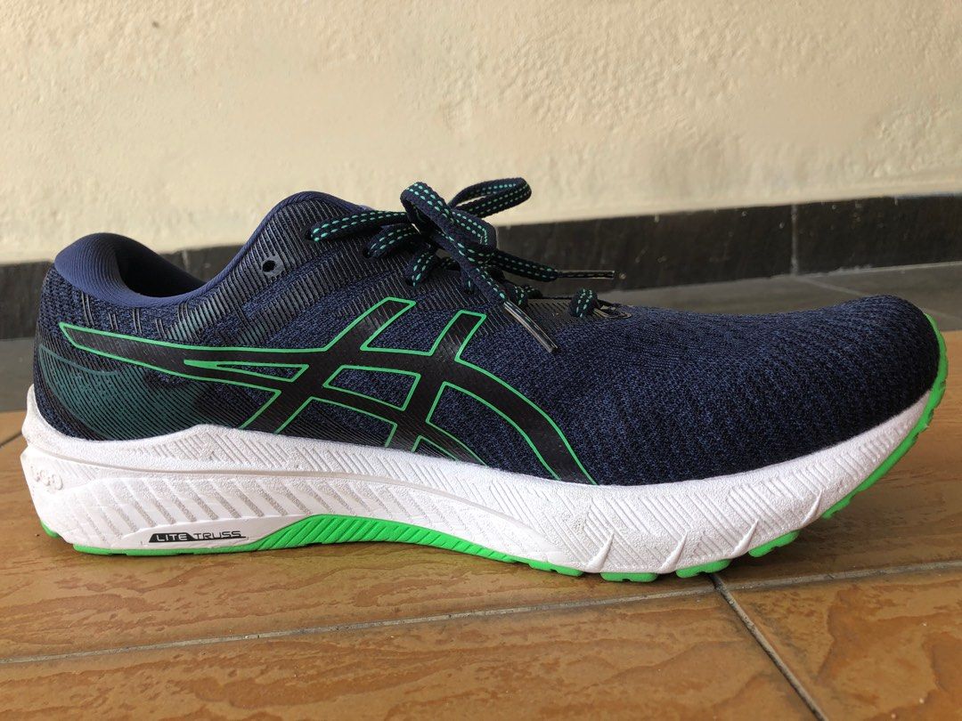 Asics cross deals trainers uk
