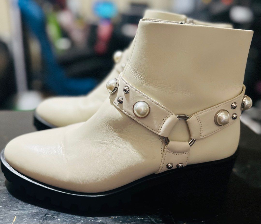 Karl lagerfeld boots clearance with pearls