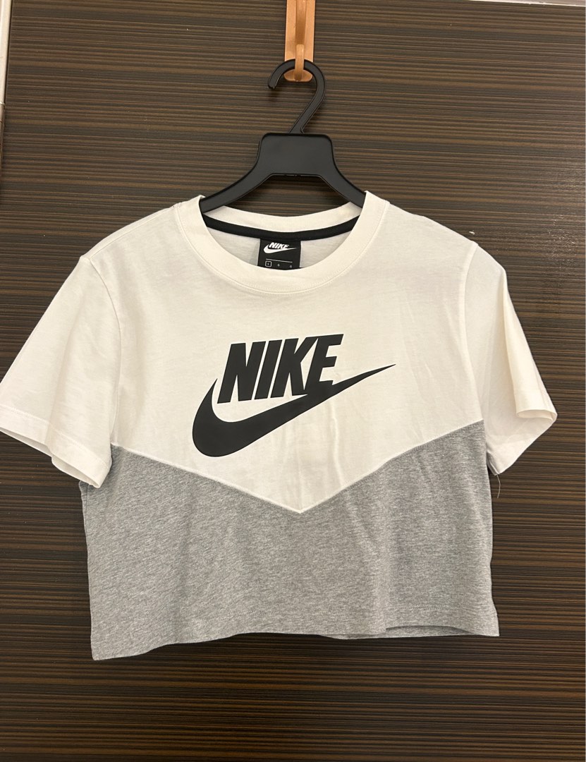 White crop top nike best sale