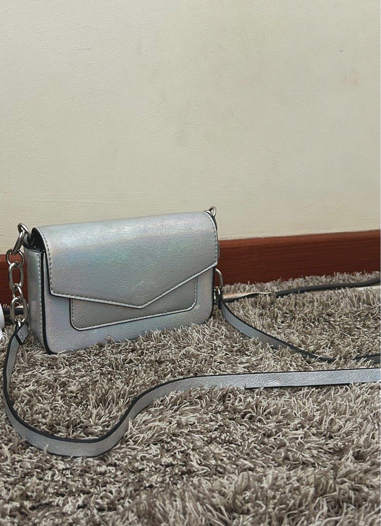 Authentic pull bear cross body bag Women s Fashion Bags