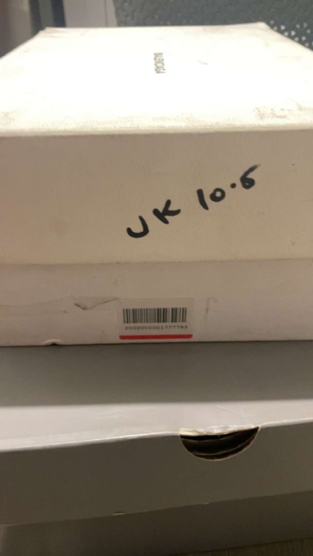 Balenciaga sneakers box shop