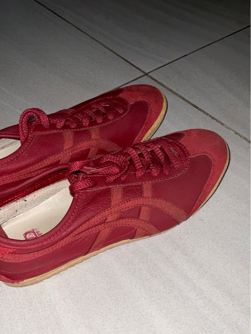 maroon onitsuka tiger