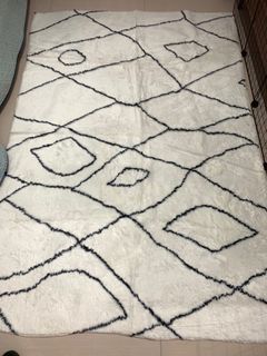 Minimalist black and white area rug carpet