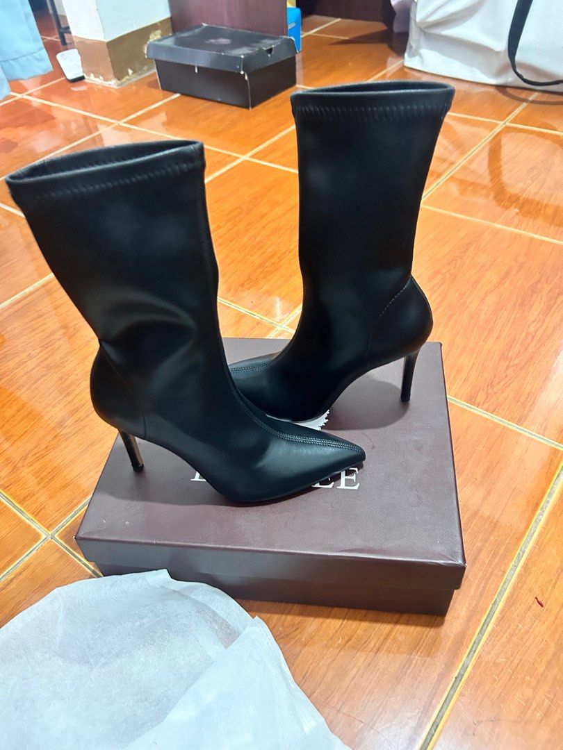 elegant black boots